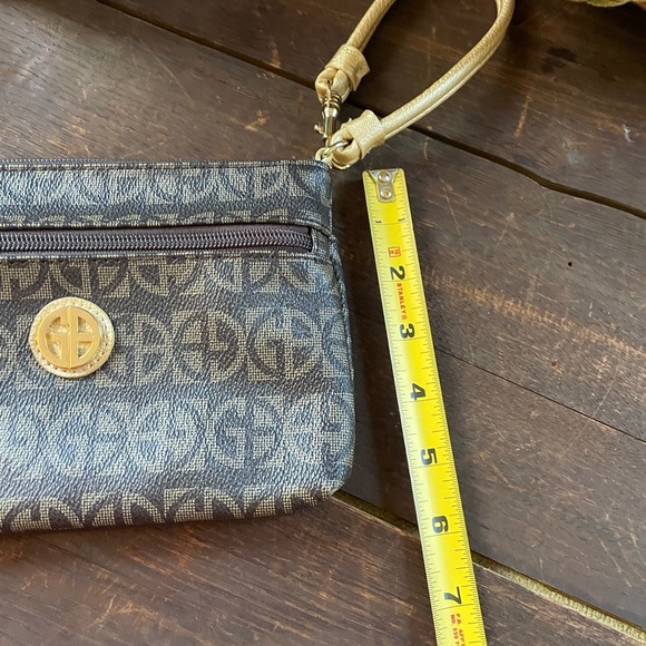 GIANI BERNINI Block Signature Wristlet - Picture 4 of 10